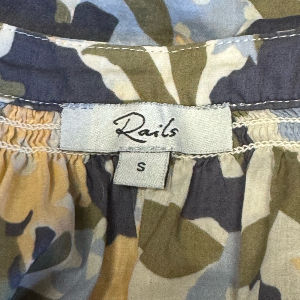 Like New! Rails Alena Top Mod Floral - image 4